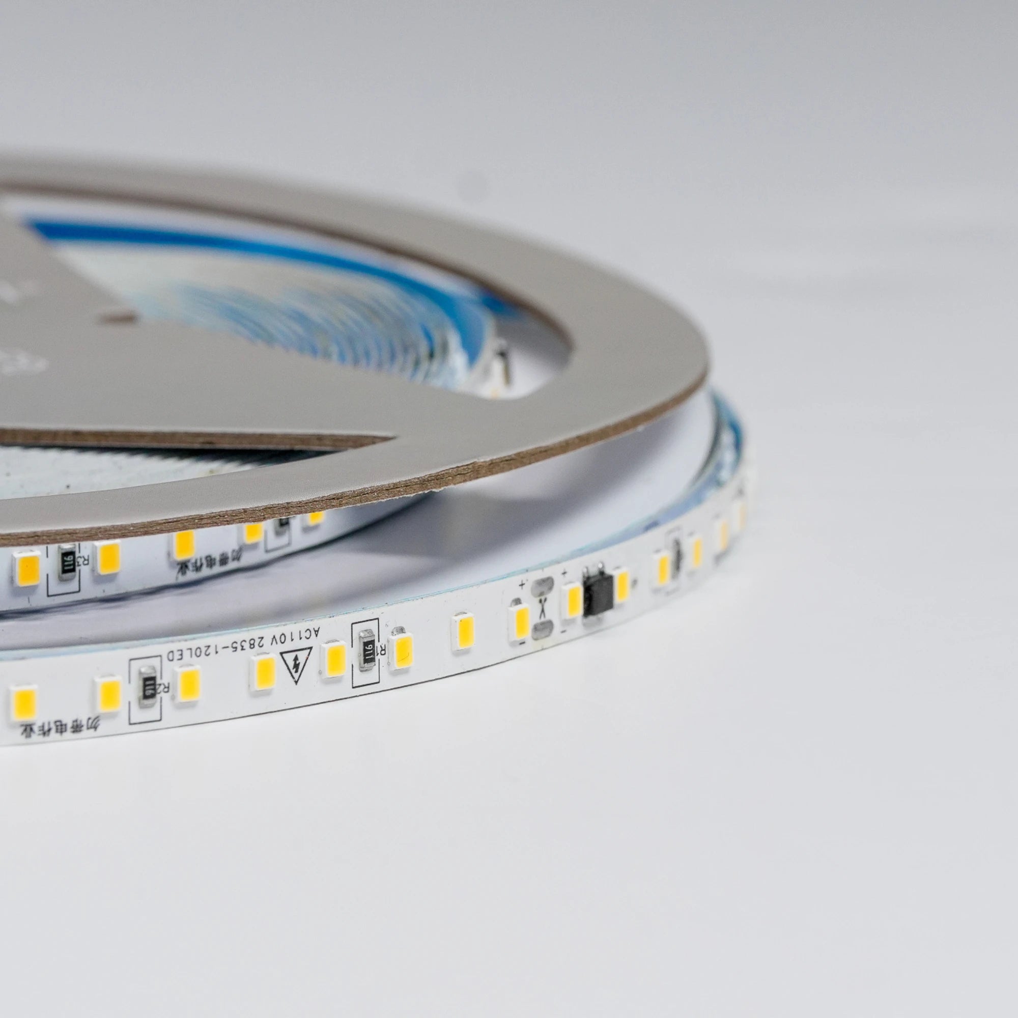 Cinta LED para recorridos largos de luz uniforme 110V Serie Wezen (8W, 120 chips, 550 lúmenes) X10M PREMIUM ASOMBRA
